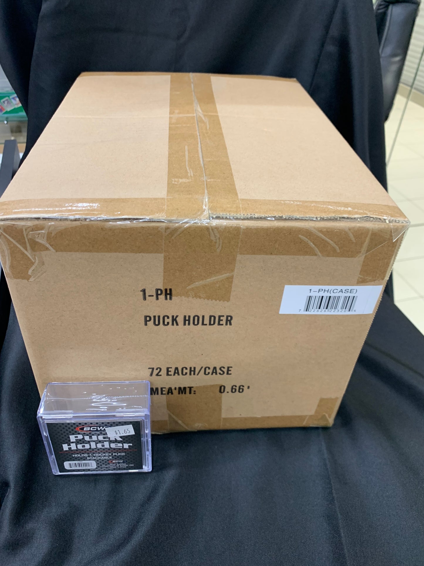 Hockey Puck Cube Holder Case of 72 - BCW